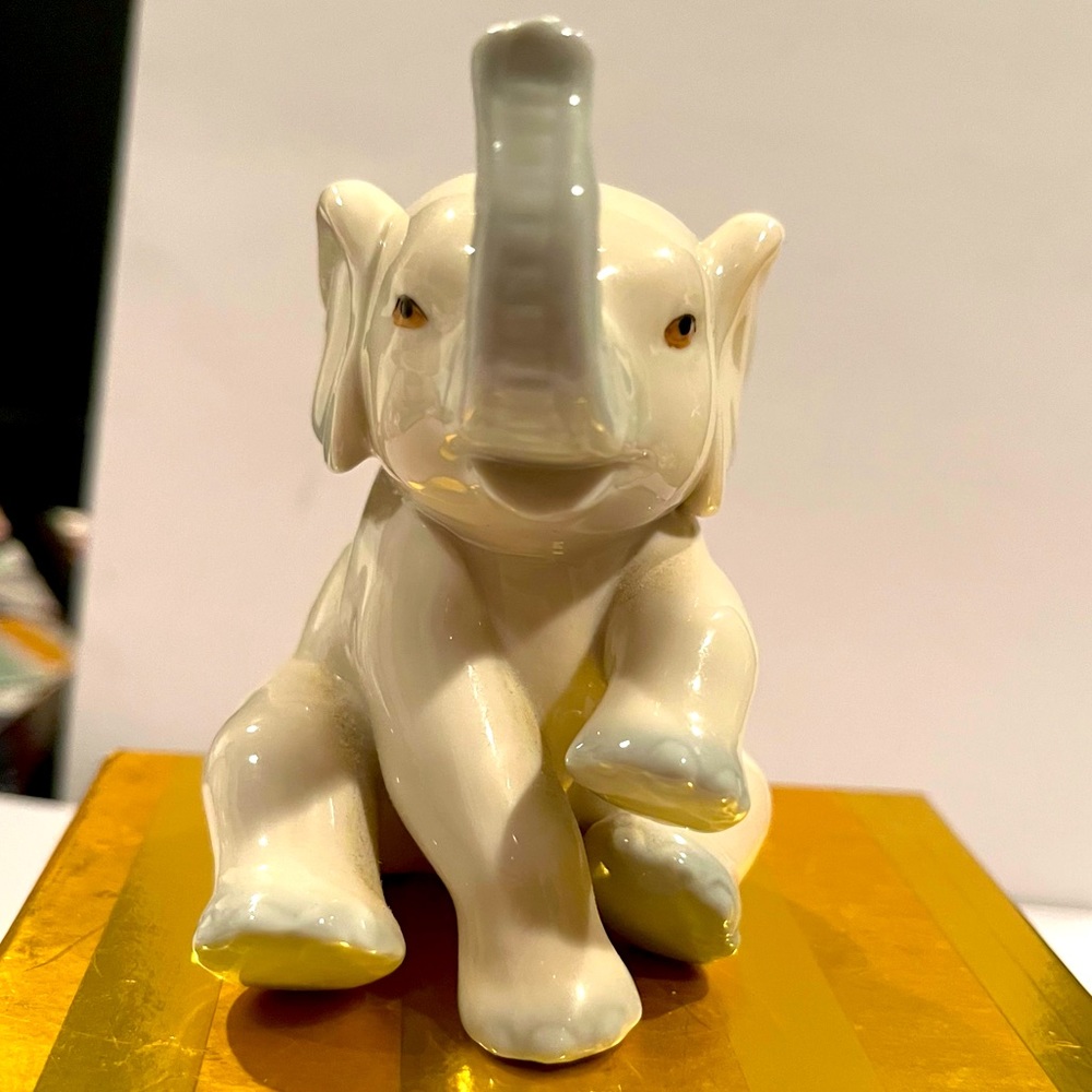 SPG Porcelain Collectible Trunk Up Sitting Baby Elephant Grey & White Figurine